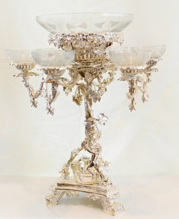 Silver Plate Cherub Centrepiece Sheffield Epergne Glass Bowl