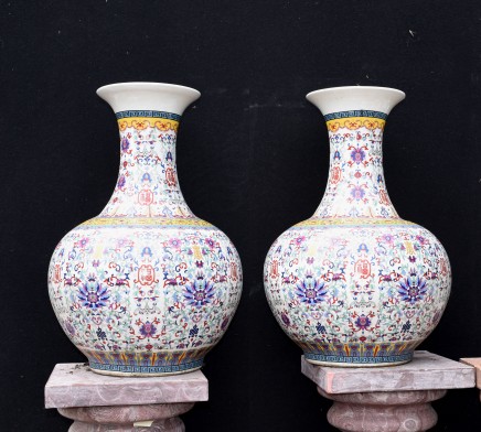 Pair Chinese Porcleain Vases - Qianlong  Urns Bulbous Shangping Form