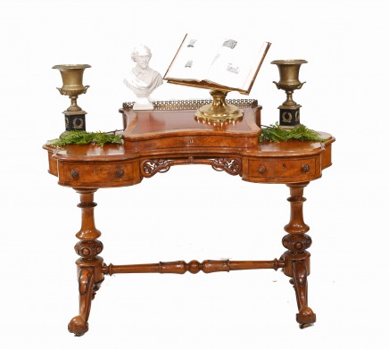 Victorian Kidney Desk Walnut Writing Table 1850