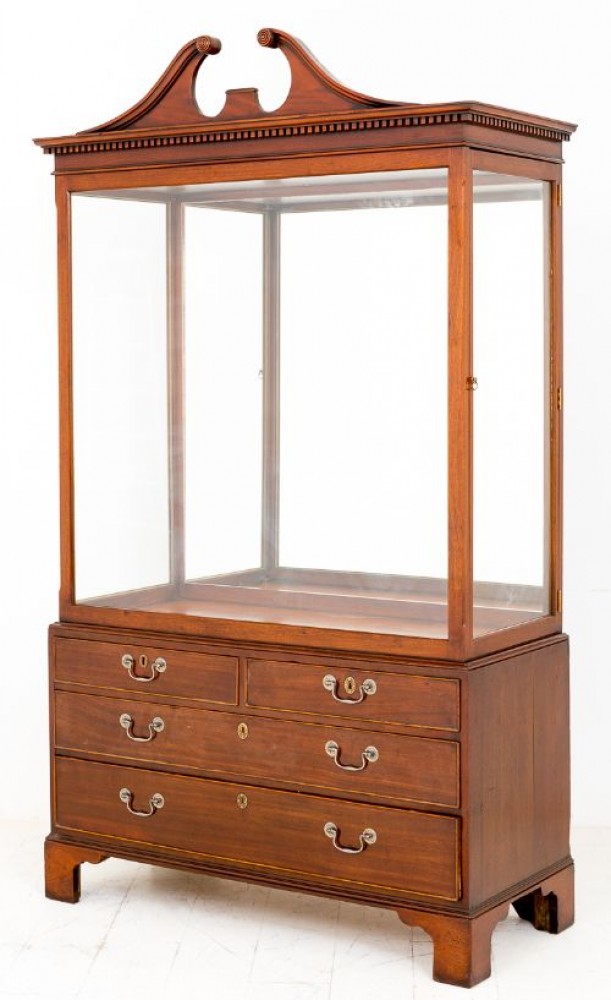 Georgian antiques - a fine mahogany specimen cabinet