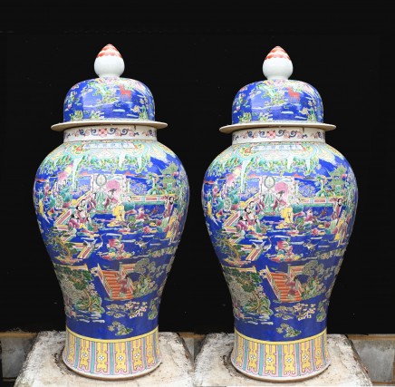 Pair Chinese Porcelain Urns Temple Jars Ginger