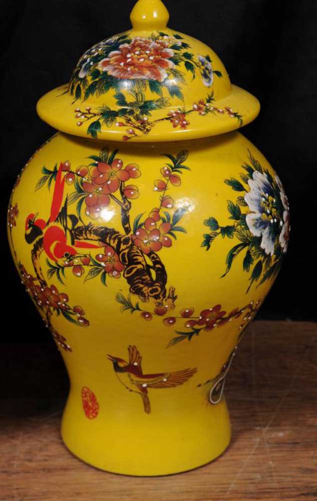 Chinese Imari Vases - Hepplewhites