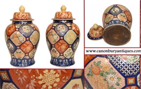 Pair Imari Porcelain Urns Chinese Lidded Ginger Jars 1930





















